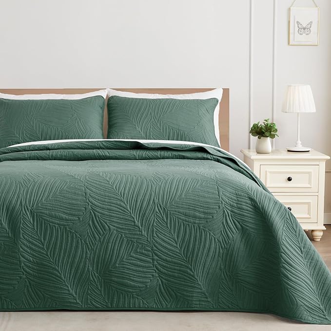 Exclusivo Mezcla King Size Quilt Bedding Set, Lightweight Green Quilts King Size by ExclusivoMezcla