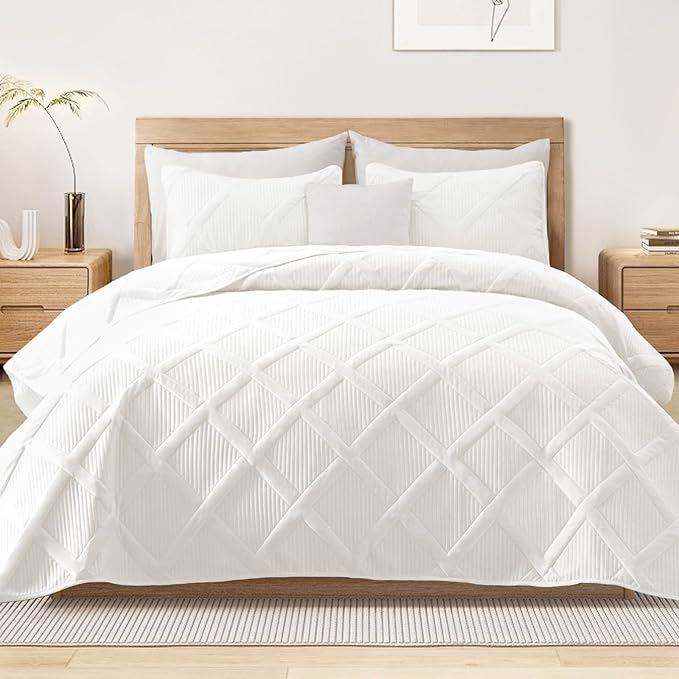 Exclusivo Mezcla Twin Size Quilt Set by ExclusivoMezcla