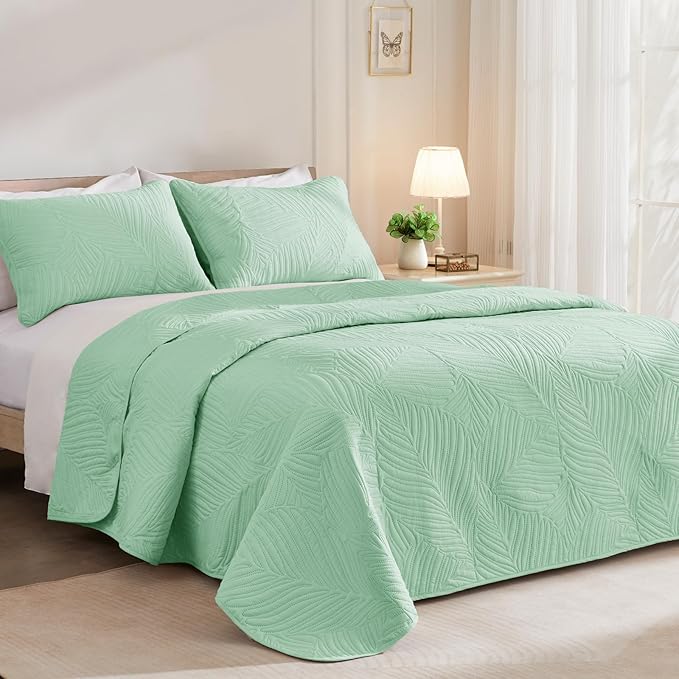 Exclusivo Mezcla Queen Quilt Bedding Set, Lightweight Sage Green Quilts Queen - Image 2