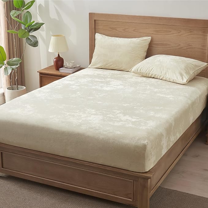 BEDELITE Velvet Fitted Sheet and Pillowcase Set, Luxury Soft Fuzzy Bottom Sheet - Image 6
