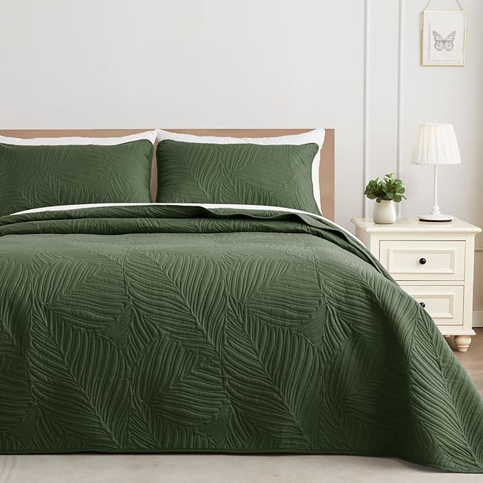 Exclusivo Mezcla Queen Quilt Bedding Set, Lightweight Olive Green Quilts Queen by ExclusivoMezcla