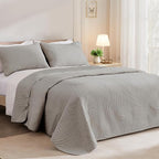 Exclusivo Mezcla King Size Quilt Bedding Set, Lightweight Light Grey Quilts - Image 2