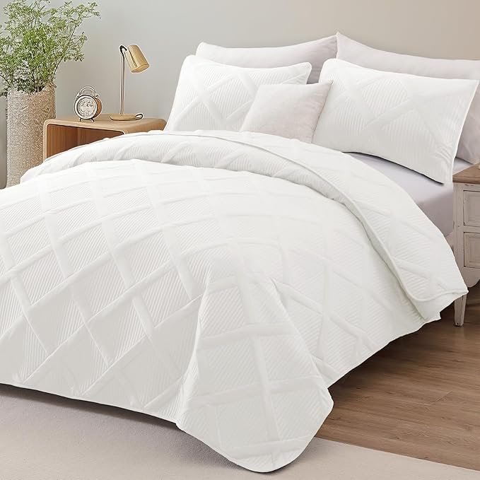 Exclusivo Mezcla Oversized King Quilt Set- White Cal King Quilts Bedding Set - Image 2