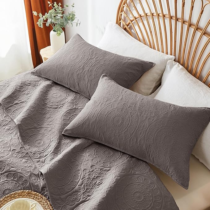 WURUIBO Dark Gray Quilt Set King/Cal King Size, Embossing Microfiber Bedspreads - Image 4