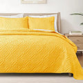 Exclusivo Mezcla King Quilt Bedding Set, Lightweight Soft Bedspreads Coverlets by ExclusivoMezcla