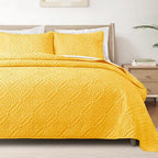 Exclusivo Mezcla King Quilt Bedding Set, Lightweight Soft Bedspreads Coverlets by ExclusivoMezcla