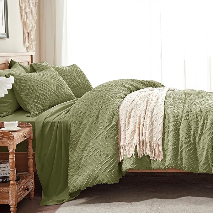 Zzlpp Queen Comforter Set 7 pieces, Army Green Tufted Bed in a Bag - Image 4