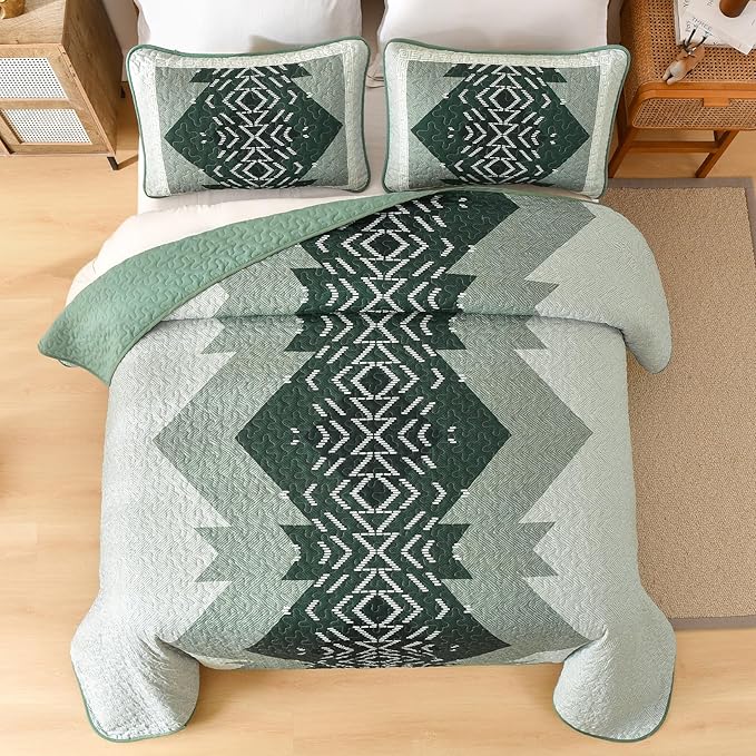 Dintszyayue Green Boho Quilt Set King Size, 3 Piece Aztec Texture Bedspread - Image 2