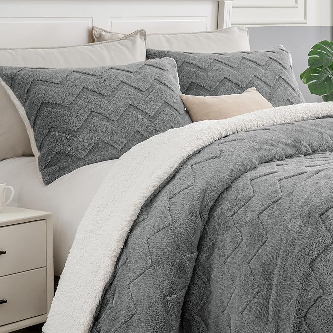 BEDELITE Fluffy Full Size Comforter Set by BEDELITE